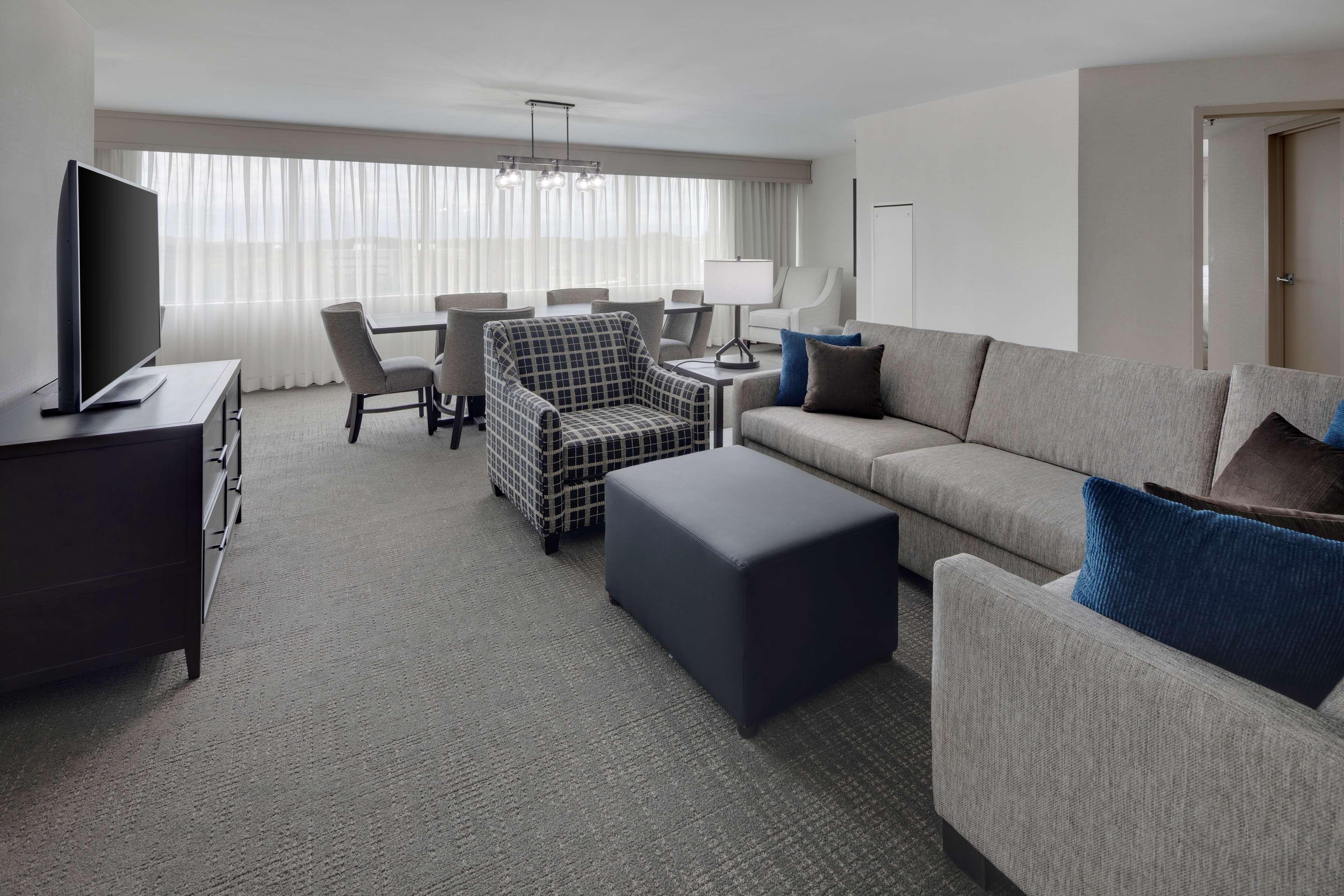 Embassy Suites By Hilton Detroit Troy Auburn Hills Zewnętrze zdjęcie
