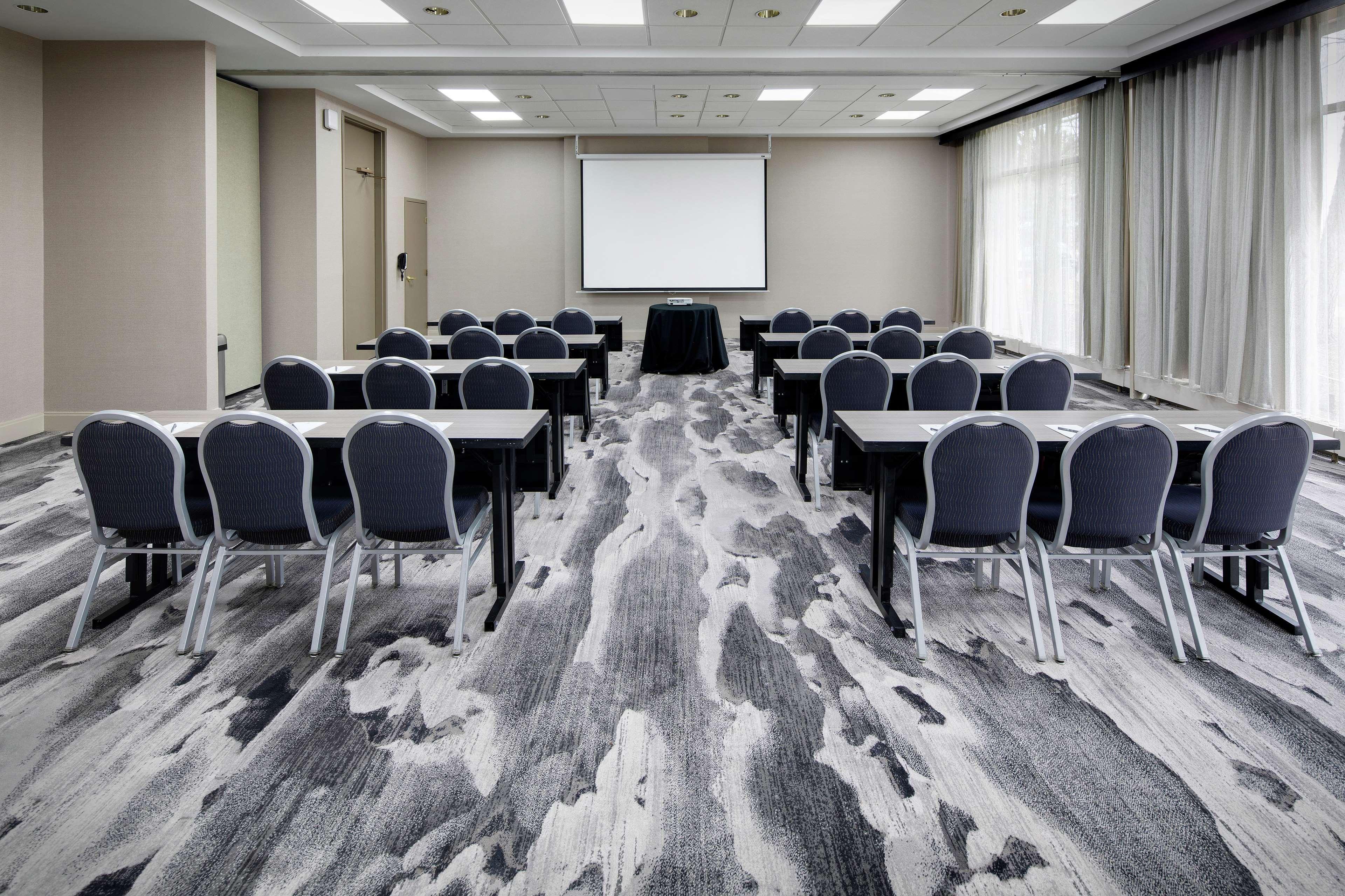 Embassy Suites By Hilton Detroit Troy Auburn Hills Zewnętrze zdjęcie